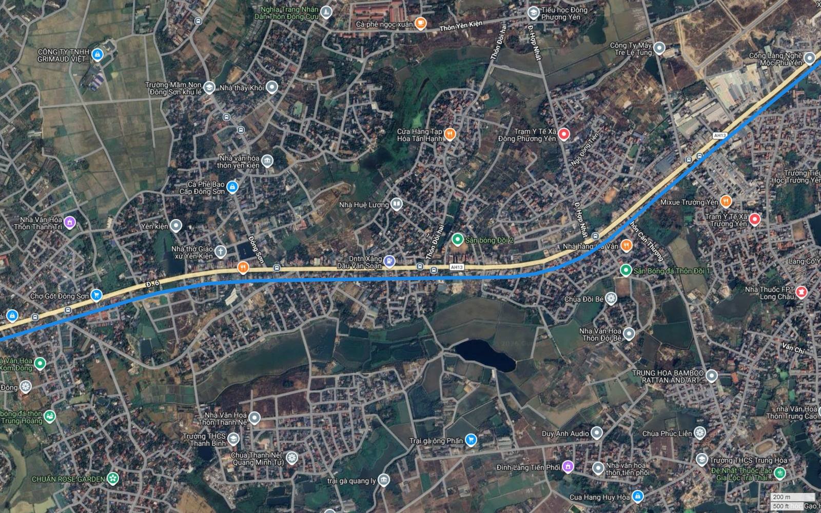 Ảnh vệ tinh khu Đông Sơn, Yên Kiện với chợ Gốt Đông Sơn và hành lang metro số 2 tách xuống phía nam Quốc lộ 6